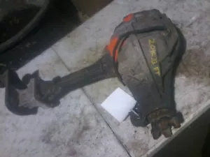 2006 20007 208 2009 2010 Hummer H3 Front Differential Carrier 3.7L W/O Locking - Picture 1 of 2