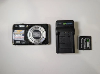 FUJIFILM FinePix F72EXR F70 10MP Digicam 10X Zoom Super CCD (Black) WORKING - Image 1 of 4