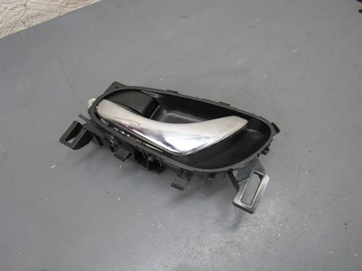 Левая задняя дверная ручка для салона Nissan Rogue 2019-2020 от оригинального производителя - Изображение 1 из 4