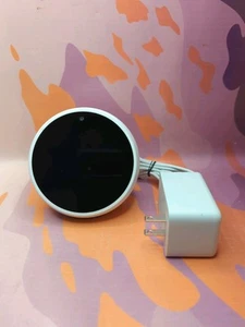 Amazon Echo Spot weiß Modell VN94DQ Smarter Wecker mit Stromkabel - Bild 1 von 4