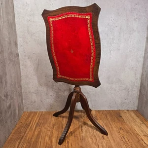 Mesa de vino ocasional lateral inclinable vintage con panel de mesa de cuero rojo. - Imagen 1 de 19