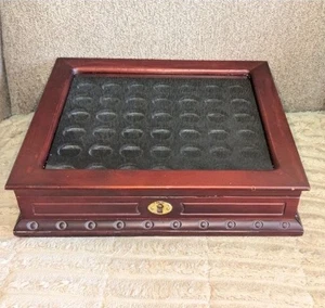 Platin und Gold hervorgehobene Präsidenten Dollar Münze Holz Vitrine leer - Bild 1 von 8