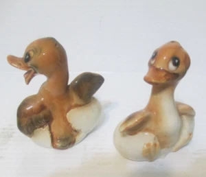 Vintage BRÜTENDE ENTEN SALZ- UND PFEFFERSTREUER, JAPAN, ENTZÜCKENDE GESICHTER - Bild 1 von 3