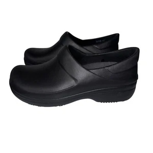 Crocs Slip Resistant Shoes Neria Pro II Clogs, Nurse Shoes, Work Shoes Women’s 7 - Picture 1 of 7