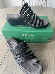 Eastland Black Leather Wedge Heel Sandals NIB, Active Memory Foam, Black, Sz 9 - Bild 1 von 2