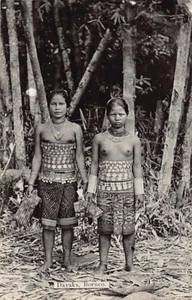 ETHNIC NUDE - Malaysia - Dayak women in Borneo - REAL PHOTO - Publ. unknown - Picture 1 of 2