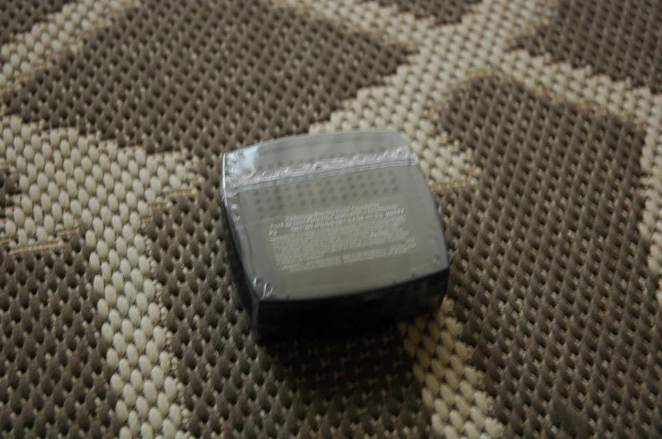 BeautiControl Perfecting Wet/Dry Finish Foundation - Y4 - New Pkg.  - Image 1 of 1