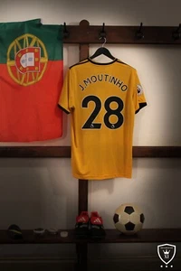 Wolverhampton Wanderers Home Shirt 2018/19 MOUTINHO #28 (XL) - Picture 1 of 9