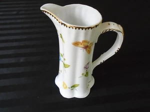 Jarra con mariposas y flores C-669 L. Godinger & Co. 8 1/4" - Imagen 1 de 4