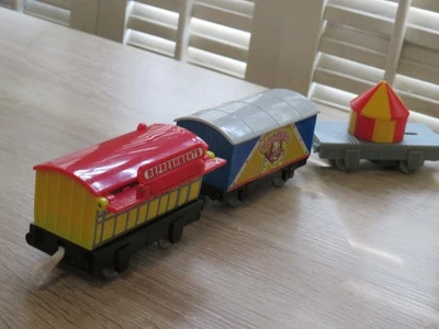 Thomas & Friends Trackmaster Tren ROSIE'S FUN FAIR ESPECIAL Set Carnaval Circo Foto 1 de 4