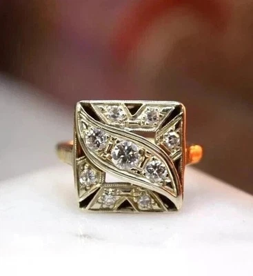 Hermoso anillo de boda Art Deco redondo de diamantes creado en laboratorio acabado de oro amarillo de 14 k Foto 1 de 4