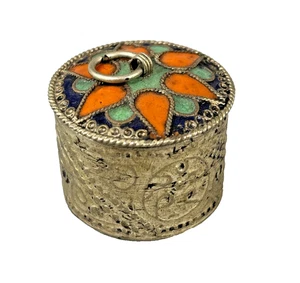 Caja de baratija redonda vintage plateada esmaltada - muy pequeña: 1"x1,5" - Imagen 1 de 9