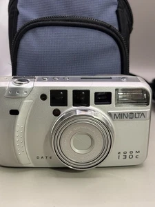 Macchina fotografica Minolta Zoom 130c punta e scatta 35 mm funzionante ma non testata con pellicola - Foto 1 di 14