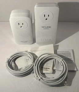 TP-Link TL-WPA8630P Kit AV1200 Passthrough Powerline Wi-Fi Range Extender (s) - Foto 1 di 8