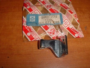 NOS British Leyland RH Vent Window Pivot MGBGT Stainless Frame Rivet Attach - Picture 1 of 4