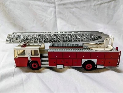 CONRAD E-One fire 110' four-section ladder 2 axle #5503 DIE CAST 1/50 - Image 1 of 4