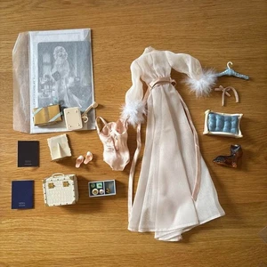 Barbie Fashion Model Collection Accessory Pack Honey in Hollywood - Picture 1 of 6
