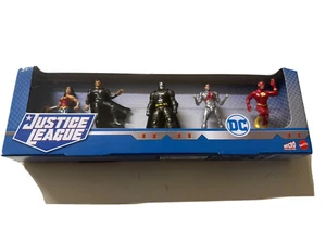 DC Justice League 5-Pack Batman Superman Wonder Woman Cyborg The Flash NEW - Picture 1 of 2