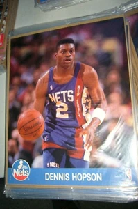 1990-91 NBA Hoops Fotos de Acción JUEGO DE EQUIPO DENNIS HOPSON NETS 8 x 10 Foto NUEVO - Imagen 1 de 2
