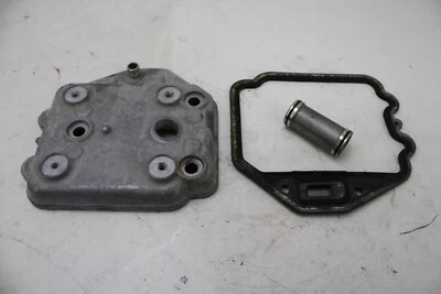06-23 KAWASAKI VULCAN 900 FRONT OR REAR CYLINDER HEAD VALVE COVER W/GASKET - Image 1 of 4