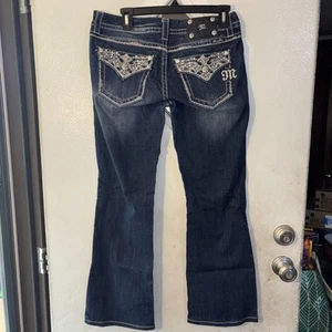 Miss Me Jeans Gr. 28 Mid Rise Easy Boot Cut Strass Taschen Medium Dark Rinse - Bild 1 von 11
