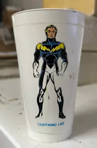 LIGHTNING LAD DC COMICS SUPER HEROES 7-11 CUP 1973 Legion Of Superheroes - Picture 1 of 2