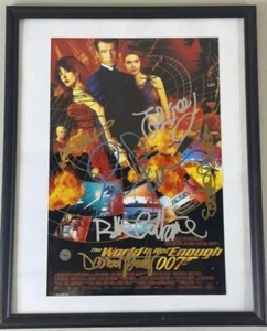 The World Is Not Enough signed by 8x Cast Member Picture Frame (Pierce Brosnan) - Picture 1 of 12