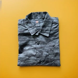 Dickies Skateboarding Short Sleeve Button Front Shirt Size Medium NEW - Picture 1 of 12