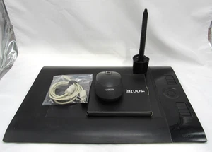Wacom Intuos 4 Medium Graphic Drawing Tablet PTK-640 w Pen, Nibs, Cable, Mouse - Picture 1 of 15