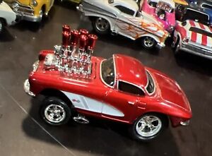 MUSCLE MACHINES - FUEL INJECTED 1962 CHEVROLET CORVETTE GASSER - 1/64 DIECAST