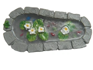1/12TH DOLLS HOUSE GARDEN POND WITH FISH AND WATER LILIES - Picture 1 of 1