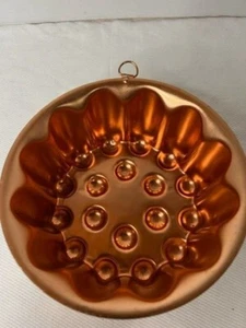 Vintage 4 Cup Size Copper Cake Pan Fluted Hobnail Bumps Hangable 6.75” Circle - Picture 1 of 3