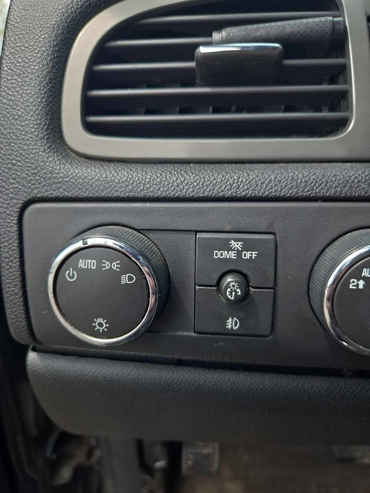 Interruptor de faros (dash Mtd) GMC YUKON 07 08 09 10 11 12 13 14 Foto 1 de 1