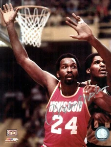 Moses Malone Autographed Photograph with COA - Picture 1 of 1