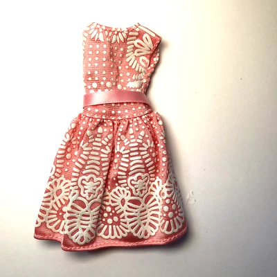 Vestido Hasbro Disney Descendientes Isla de los Perdidos Estilo Switch Mal Melocotón Foto 1 de 4