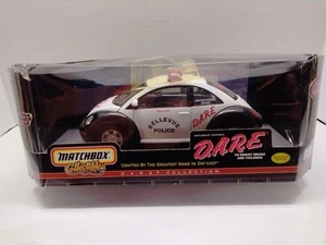 VW Beetle 1/18 Scale Diecast DARE Bellevue Police - Matchbox Collectible NOS - Picture 1 of 8