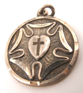 VINTAGE STERLINGSILBER CHARM MEDAILLE HERZ MIT KREUZSCHEIBE - Bild 1 von 2