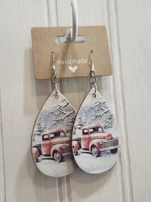 Pendientes de camión rojos de invierno de Navidad ligeros madera decoupage ModPodge hechos a mano Foto 1 de 4
