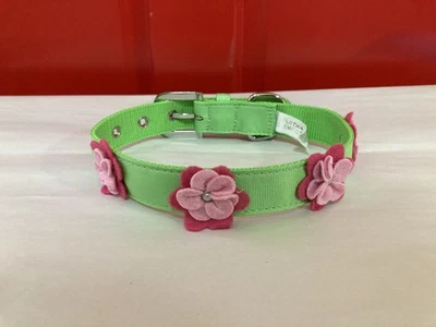 "Collar de perro Martha Stewart Pets fieltro rosa flores verde 16-20"" nunca usado" Foto 1 de 4