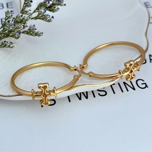 New! Tory Kira Logo Hoop Earrings Classic Logo with Jewelry Pouch diam: 3.8cm - Picture 1 of 4