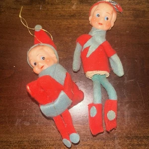 Entzückende Weihnachten Pixie Elfe blaues Auge Doppel Knie Umarmung + Ornamente rot grün - Bild 1 von 14