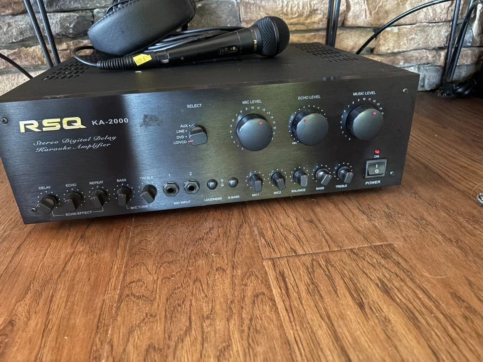 Amplificador de karaoke digital estéreo RSQ K-2000 delay Foto 1 de 2