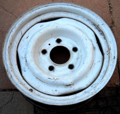 ONE 15" x 6" FACTORY GM STEEL WHEEL. 5 Lug x 5". CODE: AK. 15x6JJ, K 3 6 11. Foto 1 de 4