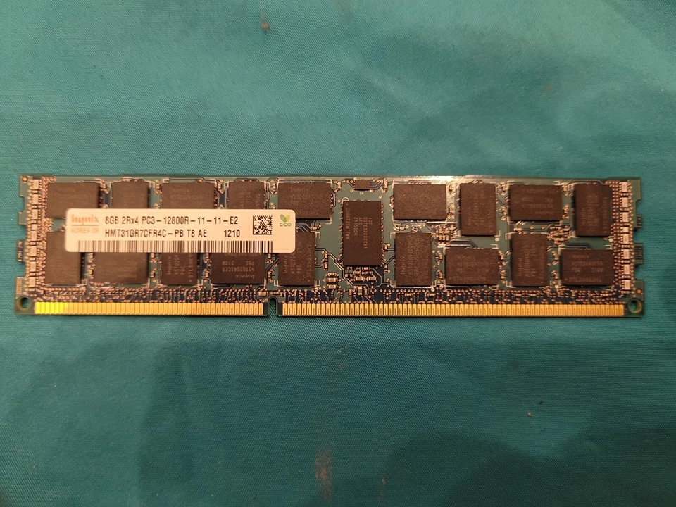 HYNIX 8GB 2Rx4 PC3-12800R DDR3-1600 ECC Registrado 1.5V RDIMM HMT31GR7CFR4C-PB Foto 1 de 1