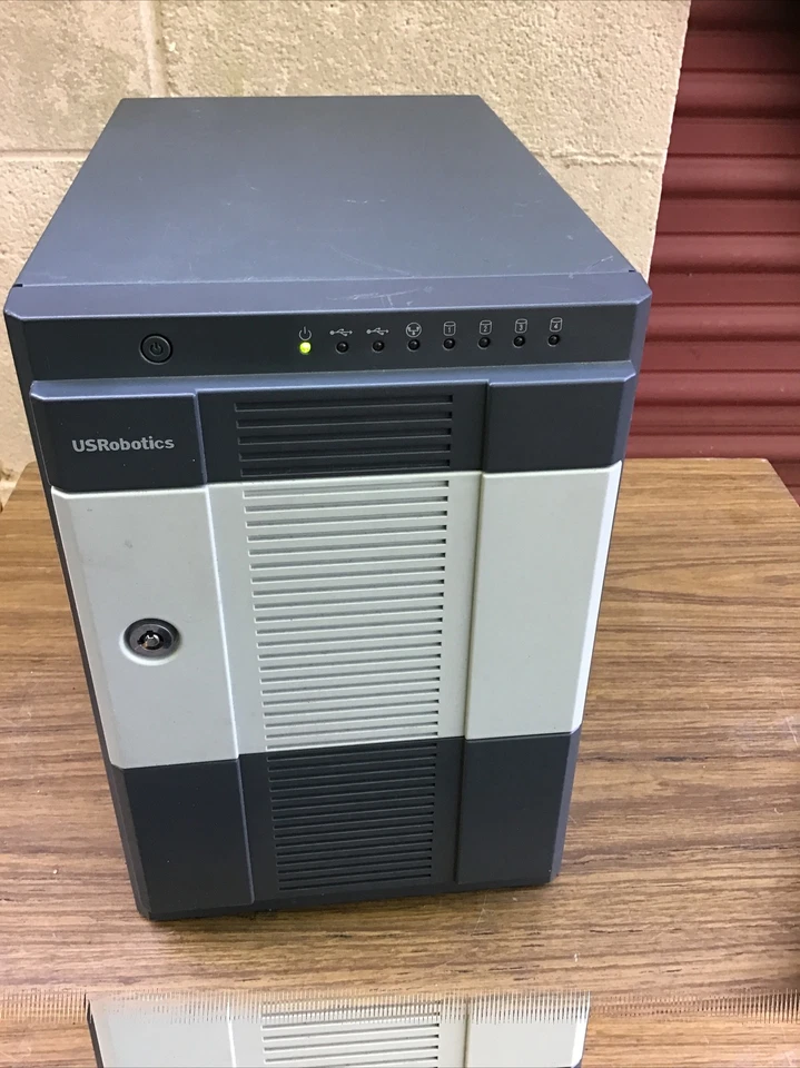 USRobotics USR8700 P/N:64-008700-00R - Image 1 of 4