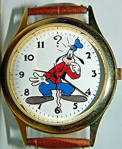  DISNEY  GOOFY COLLECTIBLE MEN'S WATCH LOT 564 BOX 139 Brown band  - Picture 1 of 10