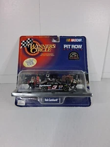 Coche de colección Winner's Circle Pit Row Dale Earnhardt 1998 + juego de tripulación - Imagen 1 de 5
