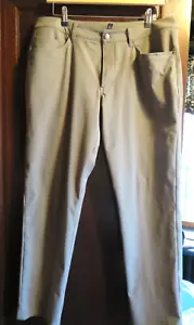 Pantaloni Lululemon Uomo 36 X 31 1/2 ABC Pant Tech ECCELLENTI Verde/Grigio - Foto 1 di 5