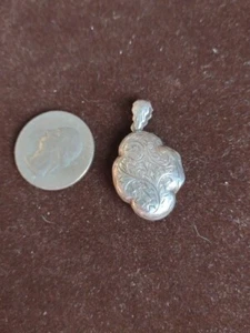Vintage geätzter SIAM VERRIEGEL ANHÄNGER STERLINGSILBER ANHÄNGER - Bild 1 von 3
