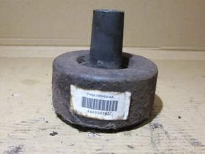 Range Rover L322 3.6 TDV8 engine transmission gearbox mount insulator KQD500180 - Picture 1 of 7